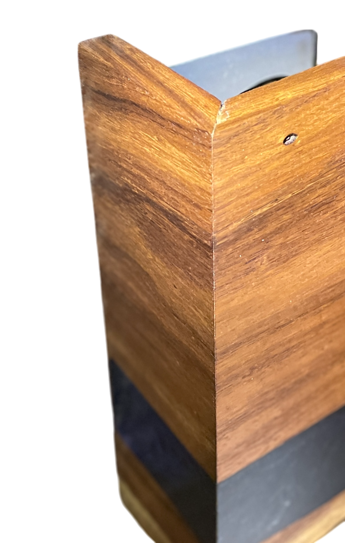 Chelo: 3-foot Chechen Surface River - Linear Clockworks