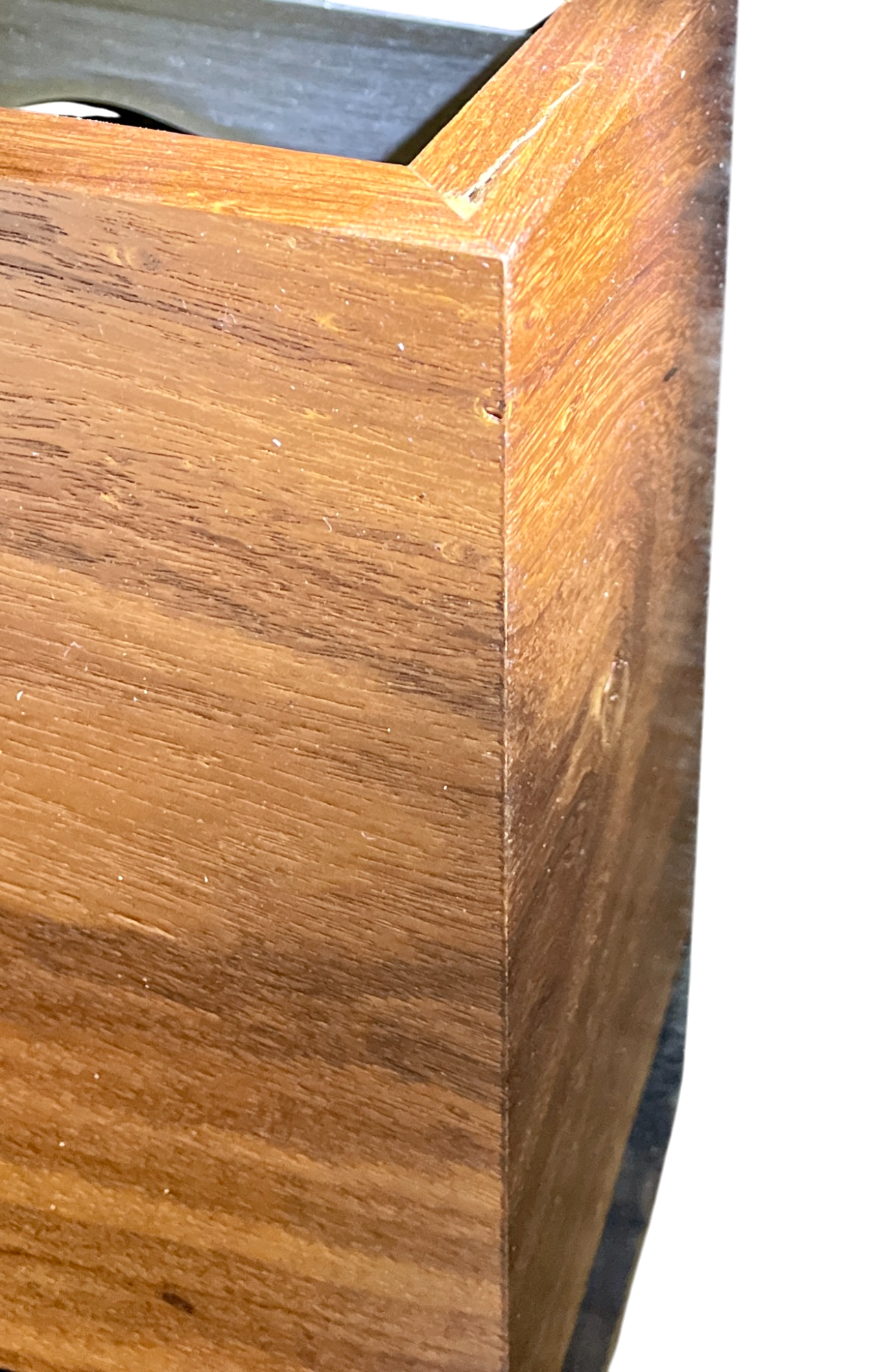 Chelo: 3-foot Chechen Surface River - Linear Clockworks