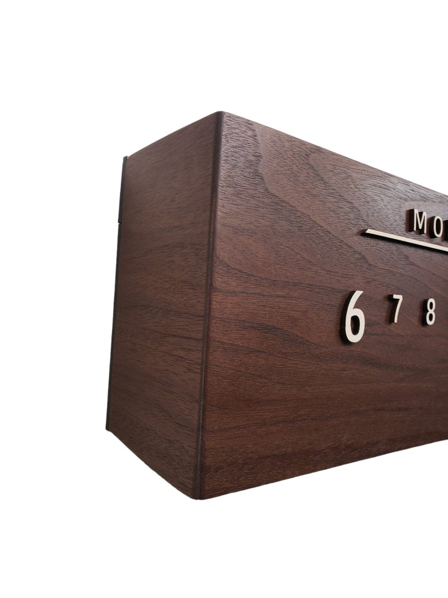 Atlantis:3 - foot Walnut/Maple - Linear Clockworks