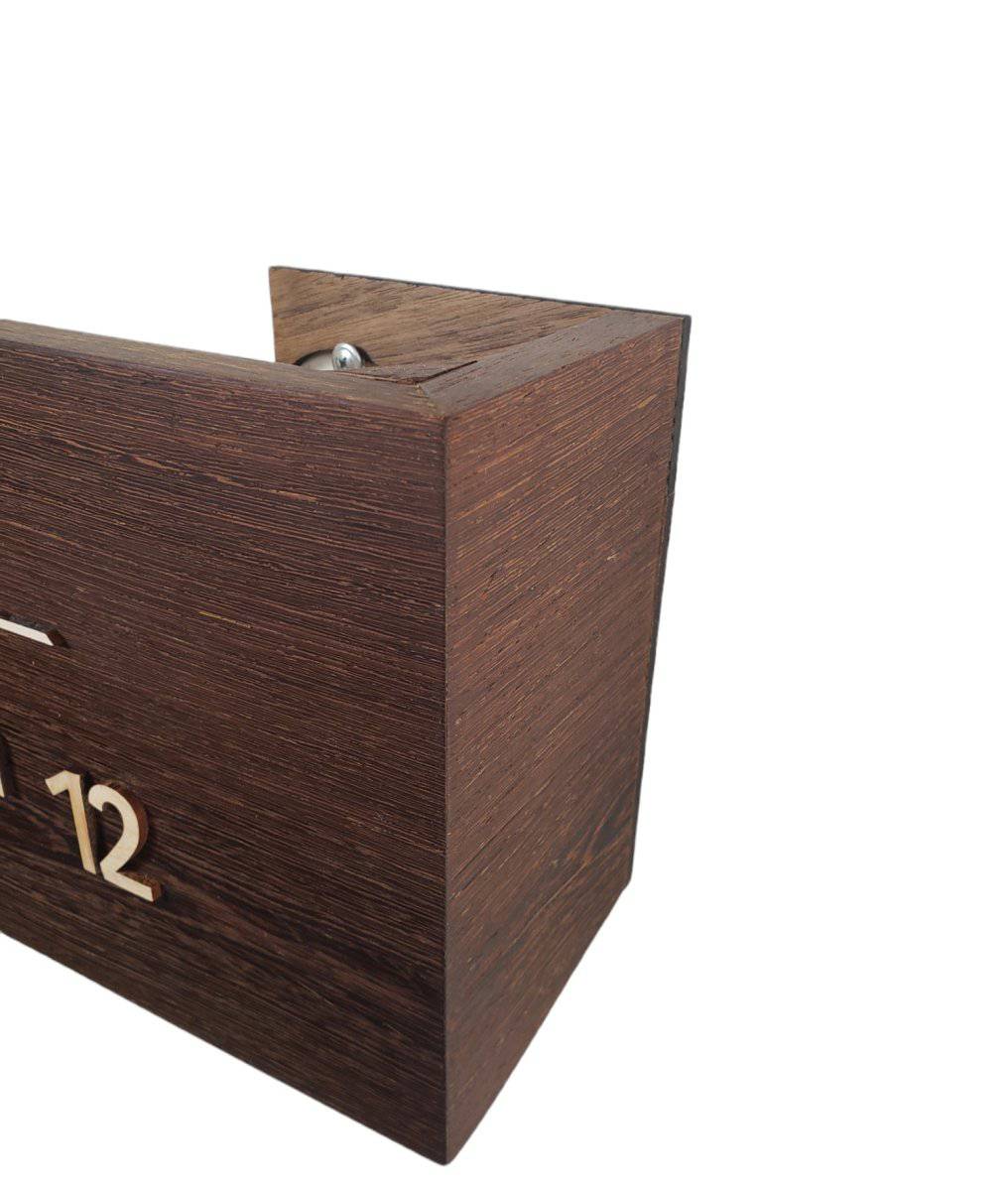 Glimmer: 3 - foot Wenge/Maple - Linear Clockworks