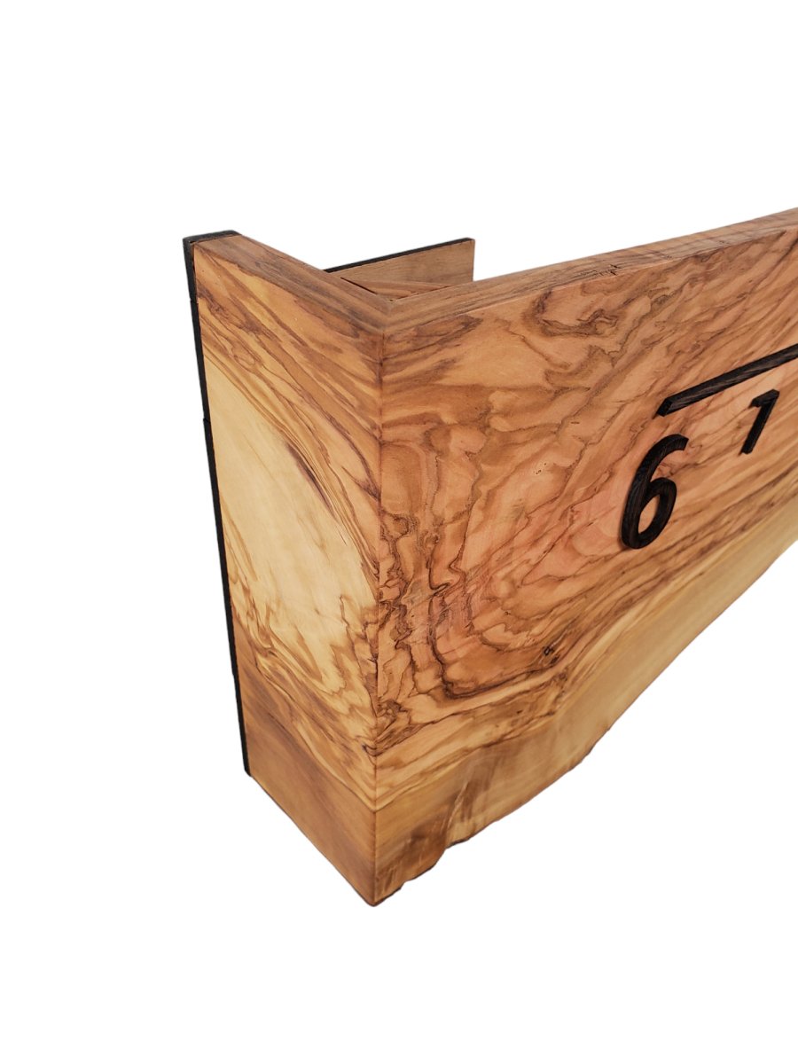 GoldenGate:5 - foot Olivewood/Wenge - Linear Clockworks