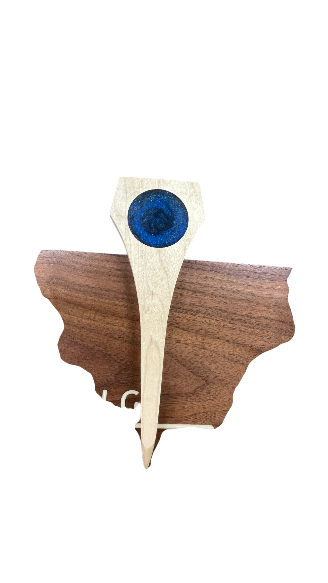 Katie: 3-foot walnut / surface river