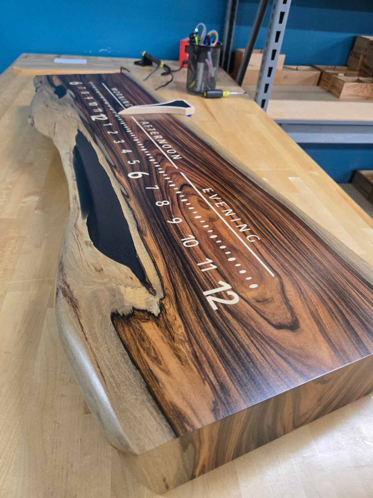 Alvaro: Bolivian Rosewood / Resin-1107