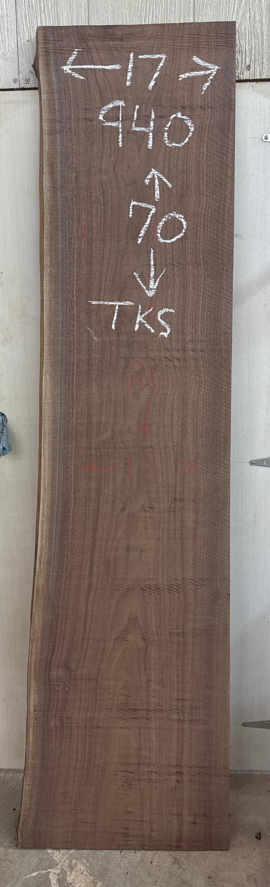 Board 0940: 5 Ft Walnut no bark Live Edge