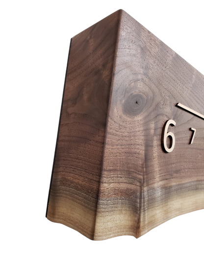 Blackberry:5 - foot Walnut/Maple - Linear Clockworks