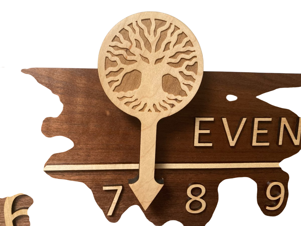 Siyona:5 - foot Walnut/Maple - Linear Clockworks