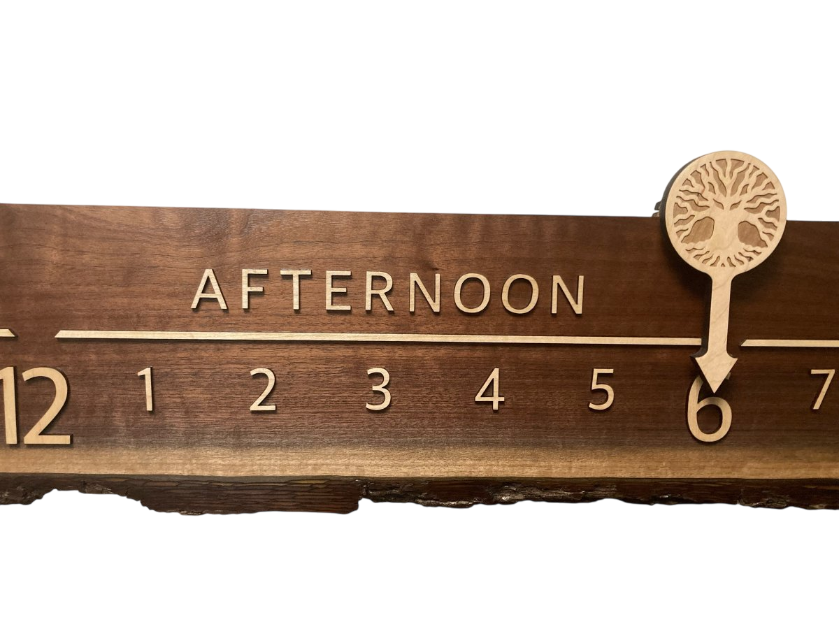 Siyona:5 - foot Walnut/Maple - Linear Clockworks
